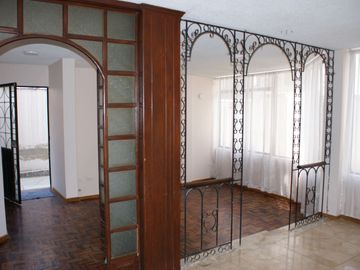 VENTA - CASA - NORTE - QUITO - RENTERA - 3 DEPARTAMENTOS
