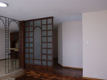 VENTA - CASA - NORTE - QUITO - RENTERA - 3 DEPARTAMENTOS