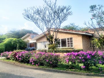 VENTA DE HERMOSA CASA EN CONDOMINIO PANCE AMPLIA ZONA VERDE