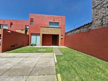 Casa en Venta en Ocoyoacac, Puerta del Carmen AR 25-500