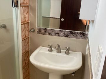CASA DE VENTA O RENTA TUMBACO