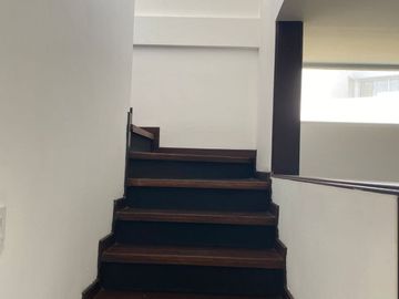 CASA DE VENTA O RENTA TUMBACO