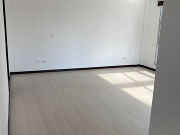CASA DE VENTA O RENTA TUMBACO