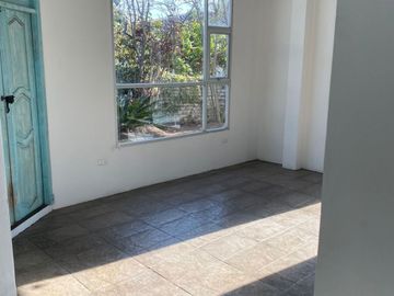 CASA DE VENTA O RENTA TUMBACO