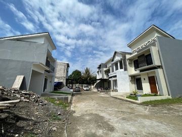 Rumah Mewah Nempel BSD Tangerang Termurah Desain Suka-suka