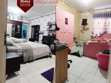 Termurah, Rumah 2 Lantai Cocok untuk Kos-Kosan, Kebon Jeruk, Jakarta Barat