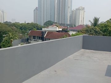DISEWAKAN RUMAH BARU LAYOUT KANTOR DI SINABUNG KEBAYORAN BARU JAKARTA SELATAN