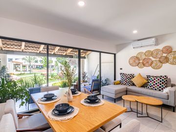 CASA CON ALBERCA Y PALAPA AL SUR DE CUERNAVACA EN VENTA