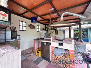 Hermosa casa de campo en venta en Zhullín alto