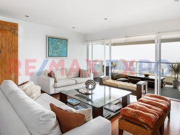 Vendemos Moderno Penthouse dúplex en Cerros de Camacho, en el Edificio El Golf Imperio.