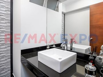 Vendemos Moderno Penthouse dúplex en Cerros de Camacho, en el Edificio El Golf Imperio.