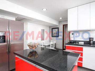 Vendemos Moderno Penthouse dúplex en Cerros de Camacho, en el Edificio El Golf Imperio.