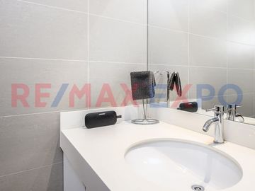 Vendemos Moderno Penthouse dúplex en Cerros de Camacho, en el Edificio El Golf Imperio.