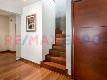 Vendemos Moderno Penthouse dúplex en Cerros de Camacho, en el Edificio El Golf Imperio.