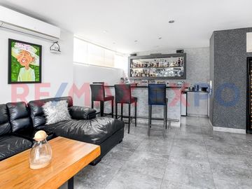 Vendemos Moderno Penthouse dúplex en Cerros de Camacho, en el Edificio El Golf Imperio.