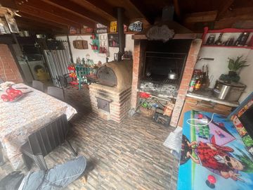 Casa de 3 pisos en Barrio Los Bosquinos, Maipú.