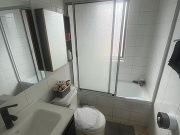 Casa de 3 pisos en Barrio Los Bosquinos, Maipú.