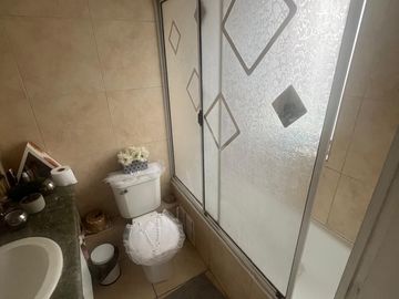 Casa de 3 pisos en Barrio Los Bosquinos, Maipú.
