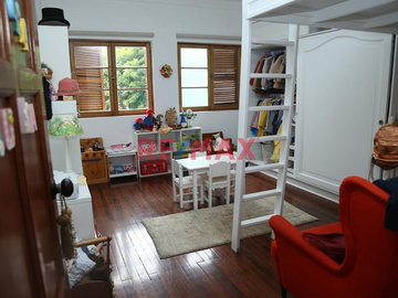 Venta De Casa Como Terreno En San Isidro