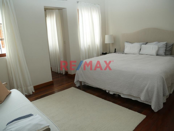 Venta De Casa Como Terreno En San Isidro