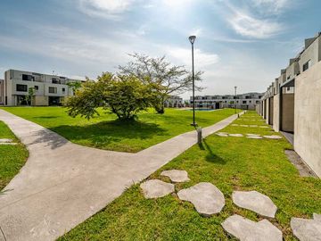 CASA EN VENTA EN XOCHITEPEC CON ALBERCA Y CANCHAS DEPORTIVAS