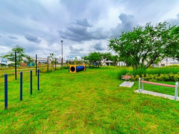 CASA EN VENTA EN XOCHITEPEC CON ALBERCA Y CANCHAS DEPORTIVAS