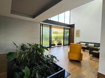 VENDO CASA CON ACABADOS DE LUJO 4 RECAMARAS EN BOSQUES DEL REFUGIO A UNOS PASOS DE UNIVERSIDAD LA SALLE