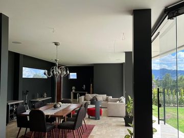 CASA DE LUJO DE VENTA SECTOR HILACRIL