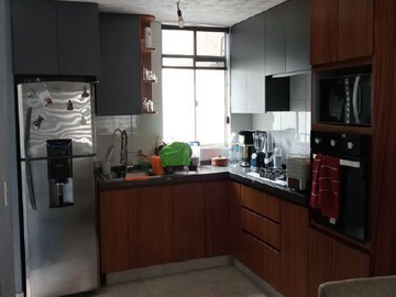 HERMOSA CASA DE TRES NIVELES CON TERRAZA, ZAPOPAN