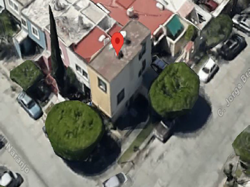 HERMOSA CASA DE TRES NIVELES CON TERRAZA, ZAPOPAN