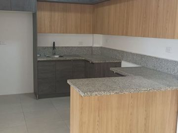 venta de casa en zona sur de montecristi