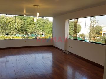 Se Alquila Exclusivo Departamento Frente A Parque S/. 2850