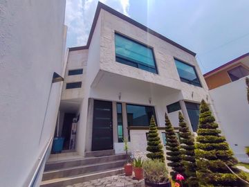 CASA EN VENTA LOMAS DEL MÁRMOL EN ZONA LA CALERA, CERCA DE FACULTADES BUAP Y HOSPITALES