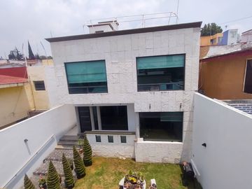 CASA EN VENTA LOMAS DEL MÁRMOL EN ZONA LA CALERA, CERCA DE FACULTADES BUAP Y HOSPITALES