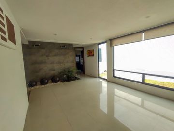 CASA EN VENTA LOMAS DEL MÁRMOL EN ZONA LA CALERA, CERCA DE FACULTADES BUAP Y HOSPITALES
