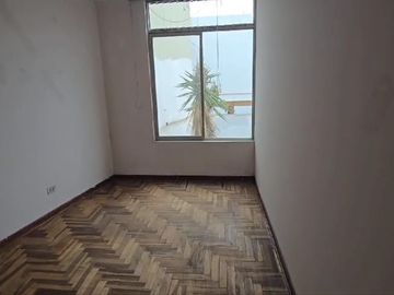 Venta de Casa Como Terreno Urb. Las Begonias – San Borja