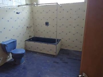 Venta de Casa Como Terreno Urb. Las Begonias – San Borja