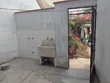 Venta de Casa Como Terreno Urb. Las Begonias – San Borja