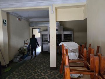 Venta de Casa Como Terreno Urb. Las Begonias – San Borja