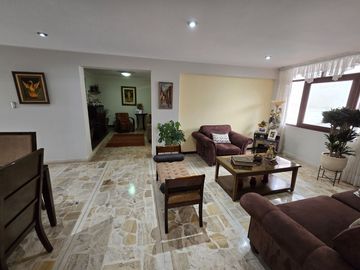 ¡Venta de Departamento en Zona Residencial Exclusiva!