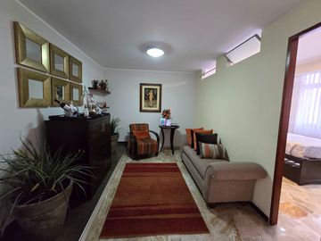 ¡Venta de Departamento en Zona Residencial Exclusiva!