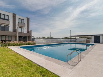 Casa en Venta con Alberca cancha de pádel en Tlayecac a 10 minutos de Cuautla Morelos