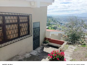 BONITA Y AMPLIA CASA