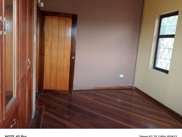 BONITA Y AMPLIA CASA