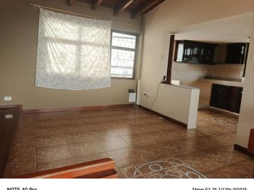 BONITA Y AMPLIA CASA