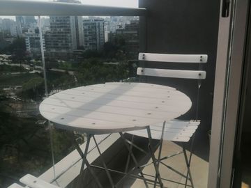 Venta de Departamento Dos Dormitorios, Cochera, en Barranco Límite con Miraflores