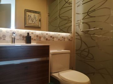 Venta de Departamento Dos Dormitorios, Cochera, en Barranco Límite con Miraflores
