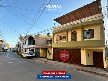 Casa Frente A Parque - Residencial San Carlos (Ica)