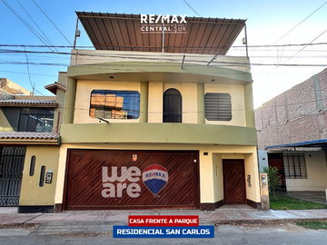 Casa Frente A Parque - Residencial San Carlos (Ica)