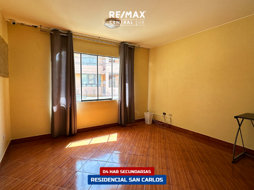Casa Frente A Parque - Residencial San Carlos (Ica)